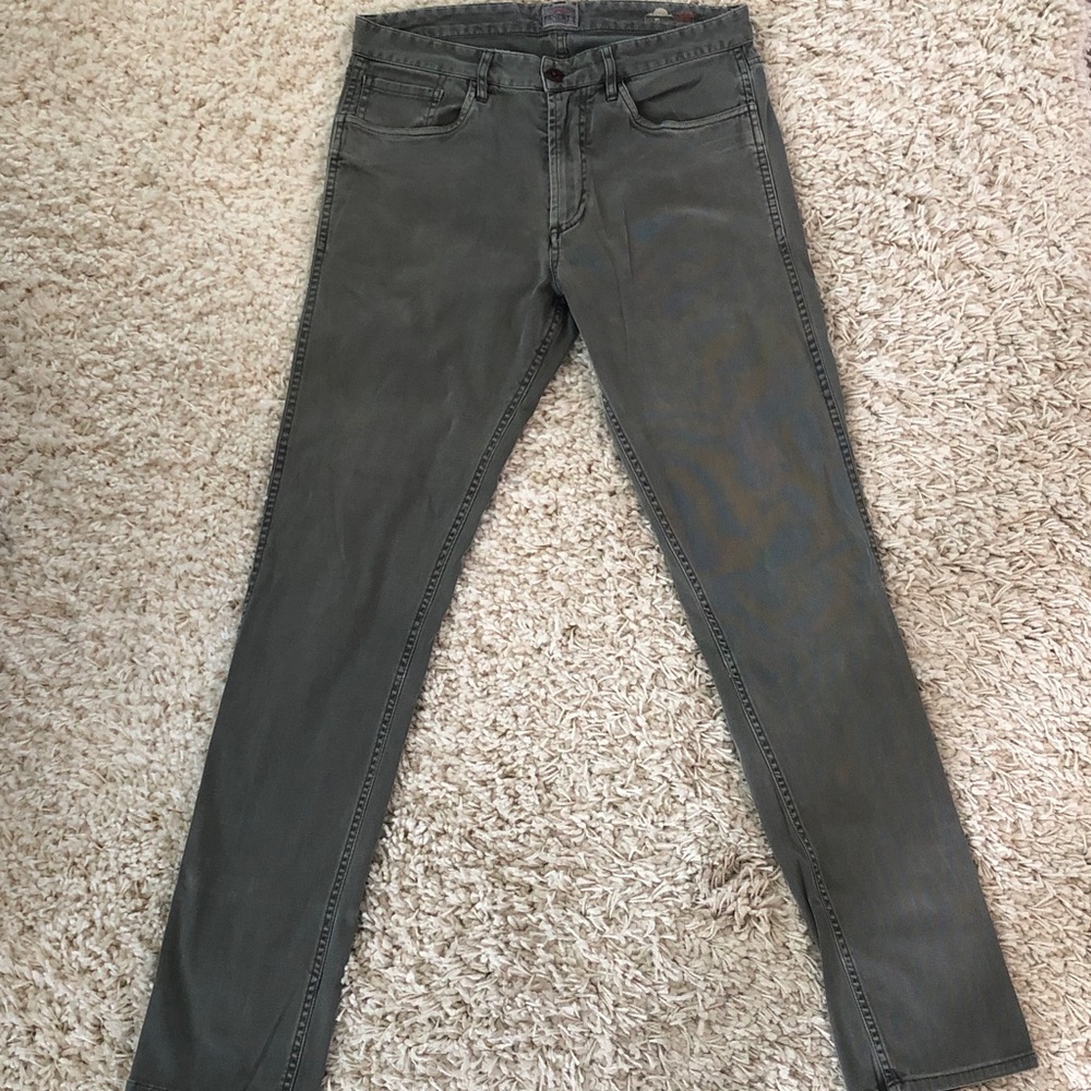 Faherty Men’s Gray Skinny Jeans with Modern Fit. 30x31